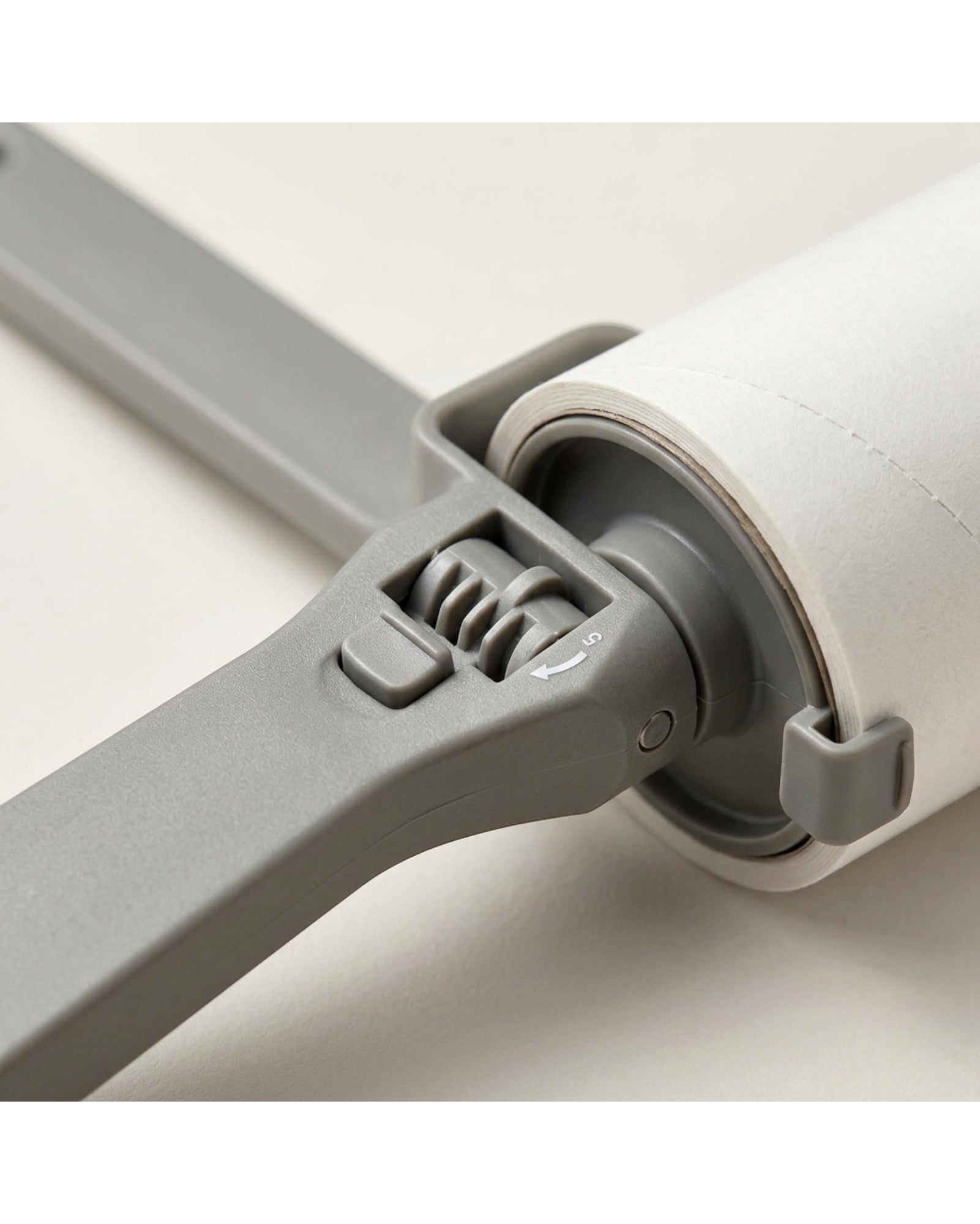 Cabit Low-Clearance Hinged Adhesive Lint Roller 60 Sheets Stone - Detail view